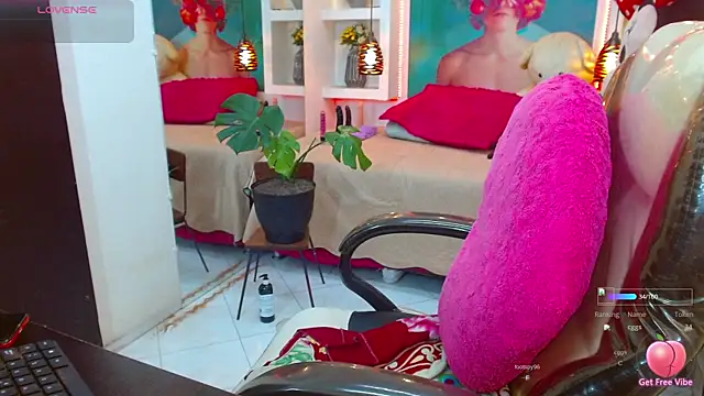 lorenapinto online show from October 20, 1:28 am