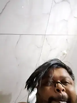 Snapshot of julywwrt chatting on March 31, 5:19 am julywwrt online show from March 31, 5:19 am