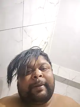 Snapshot of julywwrt chatting on April 2, 2:53 am julywwrt online show from April 2, 2:53 am