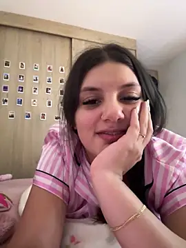 Snapshot of EmilyS__ chatting on March 19, 6:46 am EmilyS online show from March 19, 6:46 am