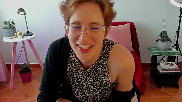 Snapshot of cuddlingbunny chatting on December 27, 7:57 pm cuddlingbunny online show from December 27, 7:57 pm