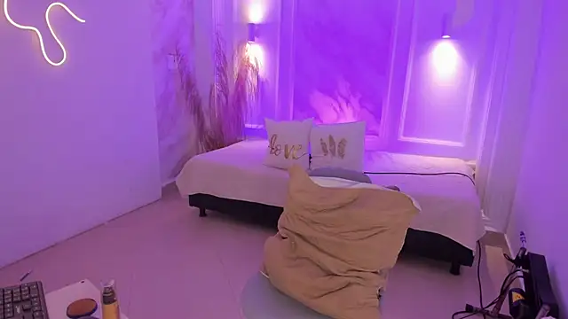 Snapshot of NastassjaCandy chatting on February 4, 7:11 pm NastassjaCandy online show from February 4, 7:11 pm