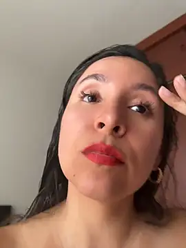 Snapshot of emely_sexx20 chatting on April 10, 5:28 pm emely sexx20 online show from April 10, 5:28 pm