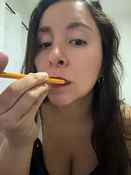 Snapshot of emely_sexx20 chatting on April 30, 10:58 pm emely sexx20 online show from April 30, 10:58 pm