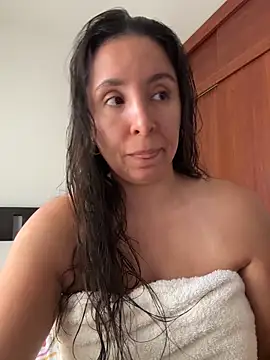 Snapshot of emely_sexx20 chatting on May 18, 6:03 pm emely sexx20 online show from May 18, 6:03 pm