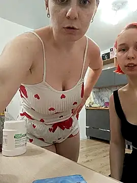 Snapshot of _wikki_ chatting on October 26, 4:35 pm wikki online show from October 26, 4:35 pm