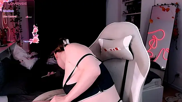  wikki  online show from November 10, 4:17 pm