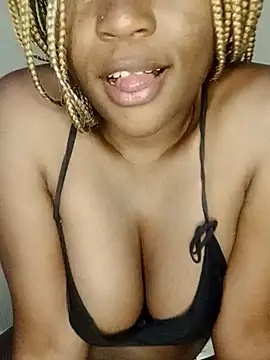 Snapshot of Mayah19 chatting on February 24, 1:42 pm Mayah19 online show from February 24, 1:42 pm