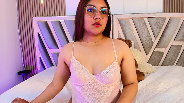 ashlei  online show from July 29, 6:28 pm
