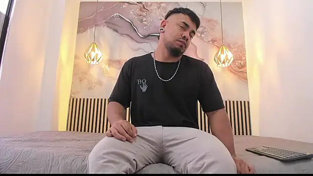 Snapshot of BrianMalonee chatting on October 17, 12:08 pm BrianMalonee online show from October 17, 12:08 pm