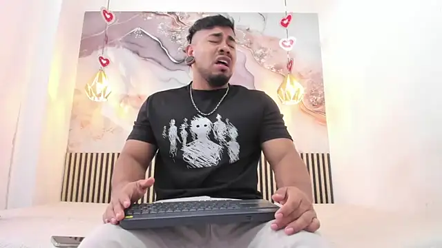 BrianMalonee online show from April 4, 12:24 pm