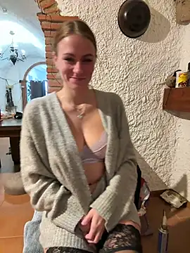 selenaluvv online show from December 29, 12:23 pm