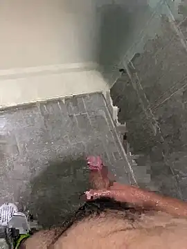 Snapshot of leocardenaz chatting on April 4, 2:43 am leocardenaz online show from April 4, 2:43 am