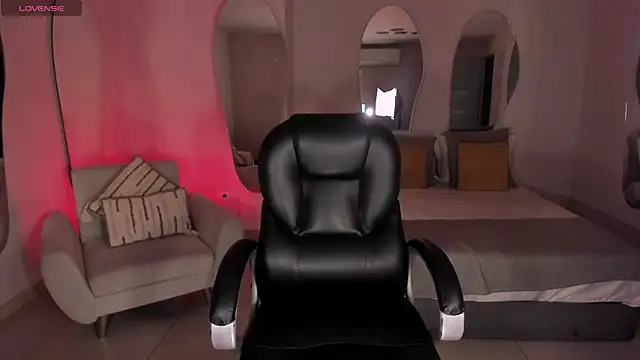 AlessaRomero online show from November 12, 7:57 pm