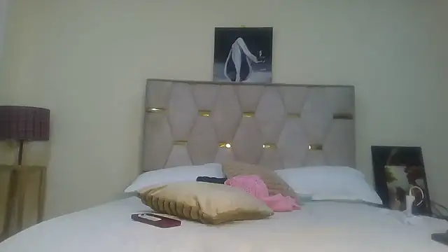 Snapshot of Fine_assie chatting on February 6, 4:14 pm Fine assie online show from February 6, 4:14 pm
