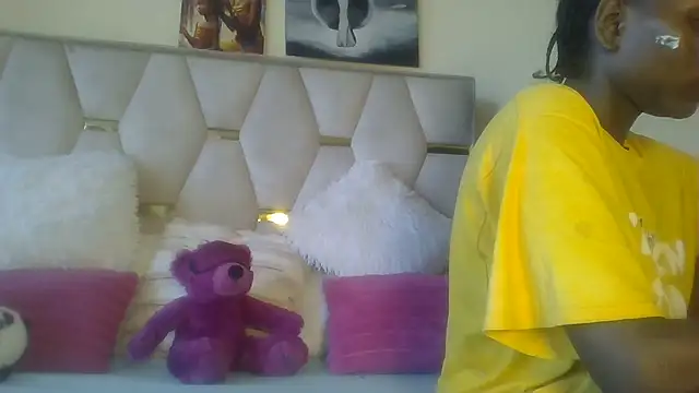 Snapshot of Fine_assie chatting on March 17, 2:23 pm Fine assie online show from March 17, 2:23 pm