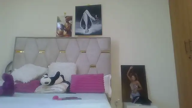 Snapshot of Fine_assie chatting on March 19, 11:17 am Fine assie online show from March 19, 11:17 am