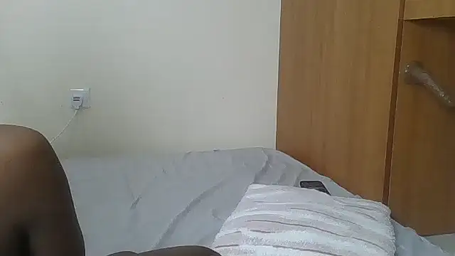 Snapshot of Fine_assie chatting on March 24, 4:12 pm Fine assie online show from March 24, 4:12 pm