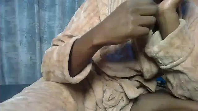 Snapshot of Fine_assie chatting on April 1, 10:29 pm Fine assie online show from April 1, 10:29 pm