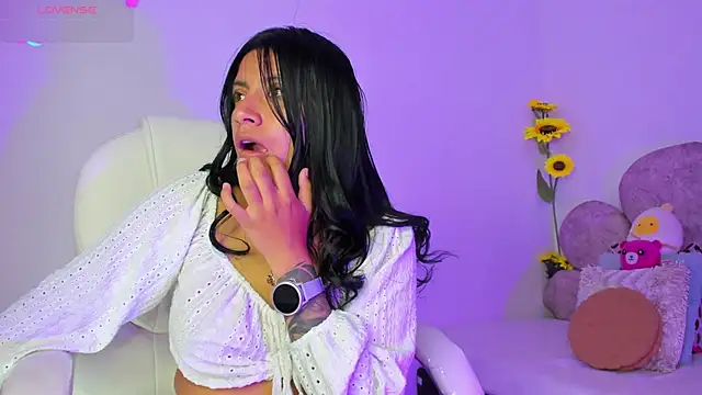 emma myers18 online show from February 13, 5:26 am