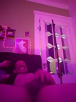 Snapshot of Tony_Torrente chatting on February 12, 8:59 pm Tony Torrente online show from February 12, 8:59 pm