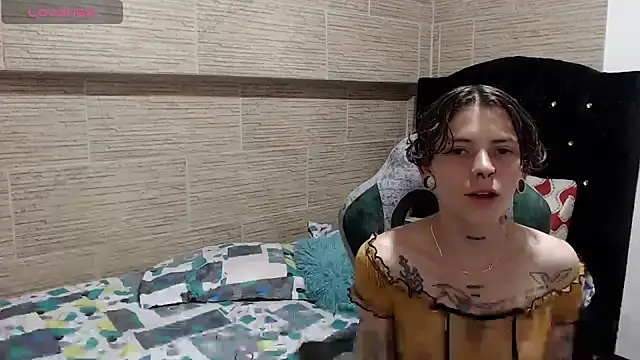 pretty cristal69 online show from December 15, 8:25 pm