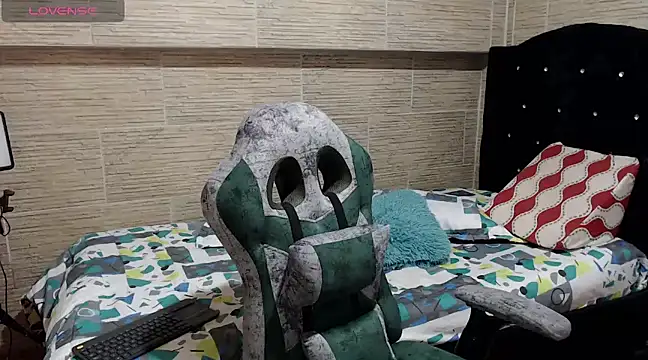 pretty cristal69 online show from December 16, 2:57 am