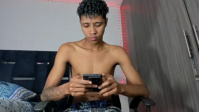 Snapshot of Lagosanthos chatting on January 26, 11:39 pm Lagosanthos online show from January 26, 11:39 pm