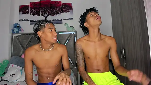 Snapshot of Lagosanthos chatting on February 5, 10:14 pm Lagosanthos online show from February 5, 10:14 pm