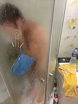 Snapshot of MaeltraJoy chatting on December 19, 4:13 am MaeltraJoy online show from December 19, 4:13 am