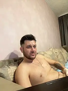 Snapshot of MaeltraJoy chatting on January 23, 1:51 am MaeltraJoy online show from January 23, 1:51 am