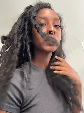 Your Paris online show from March 12, 1:01 am