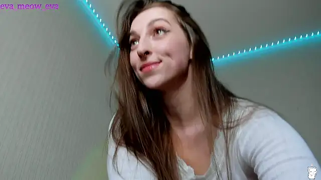Snapshot of Meow_Eva_Meow chatting on January 10, 12:17 am Meow Eva Meow online show from January 10, 12:17 am