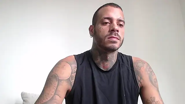 Snapshot of mulatos16 chatting on December 16, 2:49 pm mulatos16 online show from December 16, 2:49 pm