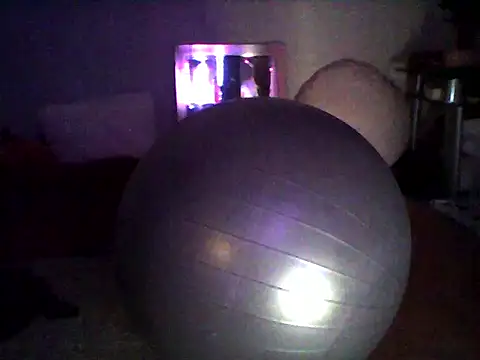 Snapshot of JessicaFitney chatting on February 18, 7:43 am JessicaFitney online show from February 18, 7:43 am