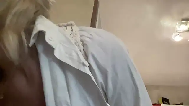 casalinga88 online show from October 10, 6:12 am