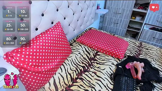 Snapshot of Krystal_Cruz chatting on February 11, 3:08 pm Krystal Cruz online show from February 11, 3:08 pm