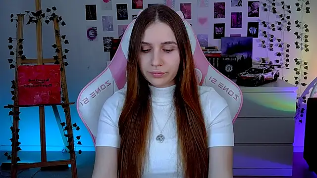 Snapshot of AliceCharmy chatting on September 19, 10:05 am AliceCharmy online show from September 19, 10:05 am