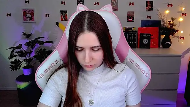 AliceCharmy online show from March 3, 4:02 pm