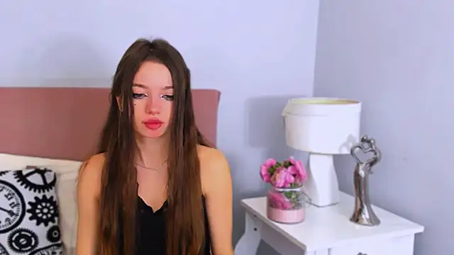 GraceLips online show from October 19, 5:57 pm