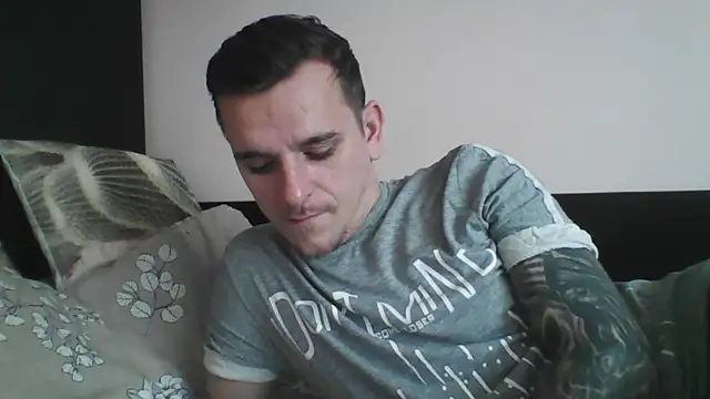 Snapshot of Huge_cock22cm chatting on January 10, 10:06 am Huge cock22cm online show from January 10, 10:06 am