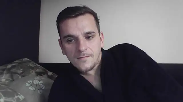Snapshot of Huge_cock22cm chatting on January 17, 2:28 pm Huge cock22cm online show from January 17, 2:28 pm