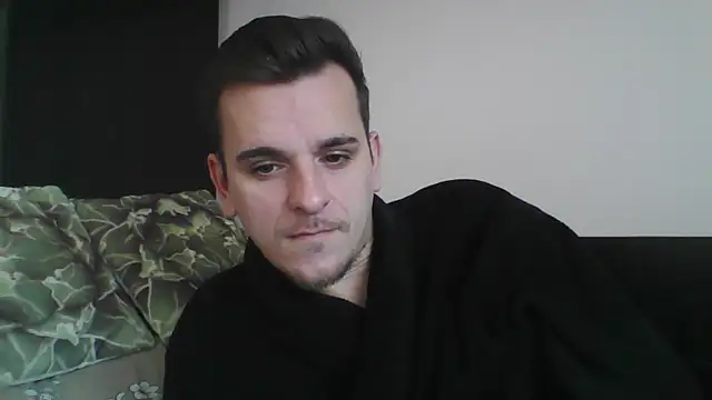 Snapshot of Huge_cock22cm chatting on January 18, 8:10 am Huge cock22cm online show from January 18, 8:10 am