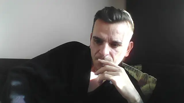 Snapshot of Huge_cock22cm chatting on January 19, 12:39 pm Huge cock22cm online show from January 19, 12:39 pm