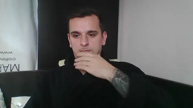 Snapshot of Huge_cock22cm chatting on January 21, 10:52 am Huge cock22cm online show from January 21, 10:52 am