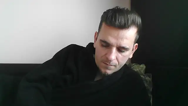 Snapshot of Huge_cock22cm chatting on February 9, 11:25 am Huge cock22cm online show from February 9, 11:25 am