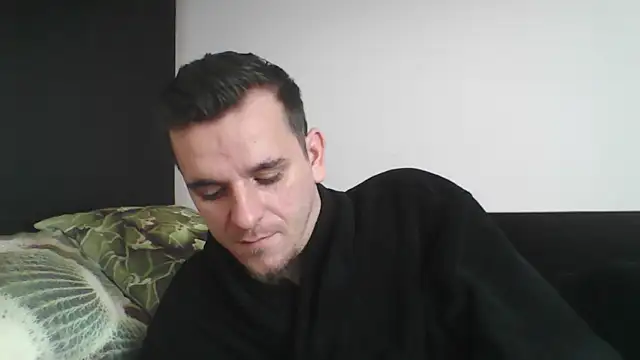 Snapshot of Huge_cock22cm chatting on February 14, 9:24 am Huge cock22cm online show from February 14, 9:24 am