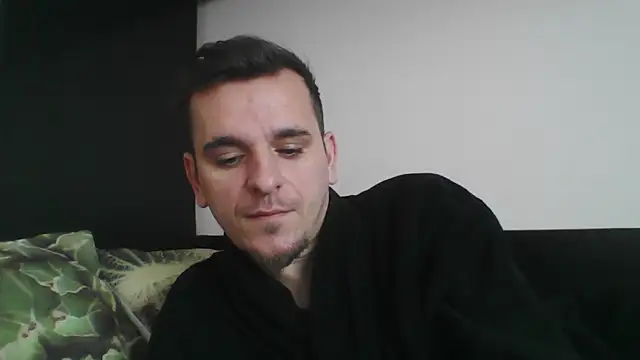 Snapshot of Huge_cock22cm chatting on February 15, 8:22 am Huge cock22cm online show from February 15, 8:22 am