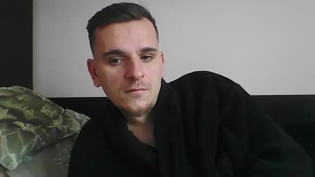 Snapshot of Huge_cock22cm chatting on February 27, 10:15 am Huge cock22cm online show from February 27, 10:15 am