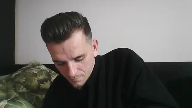 Snapshot of Huge_cock22cm chatting on March 2, 11:18 am Huge cock22cm online show from March 2, 11:18 am